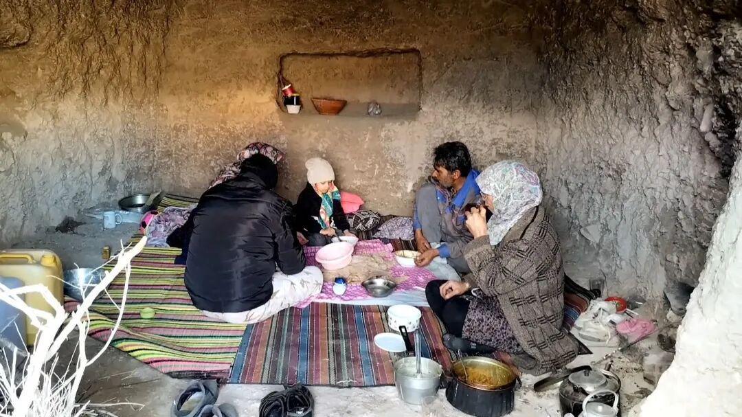 美国打伊朗到底图什么？八成中国人以为是抢石油……